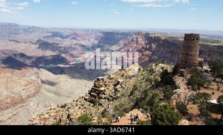 Volo in droni sul Desert View Point del Grand Canyon in Arizona Foto Stock