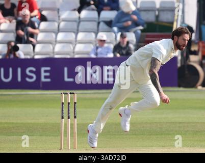 Chelmsford, Regno Unito. 4 aprile 2025. CHELMSFORD, INGHILTERRA - durante la partita di cricket 1 Day One Day One Championship Division tra Essex e Surrey all'Ambaassador Cruise Line Ground, Chelmsford, Essex il 4 aprile 2025 a Chelmsford, Inghilterra. Crediti: Action foto Sport/Alamy Live News Foto Stock