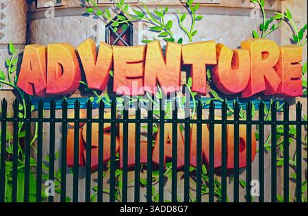 Cartello Adventure Island rivolto a sud a Southend on Sea, città di Southend. REGNO UNITO. Foto Stock