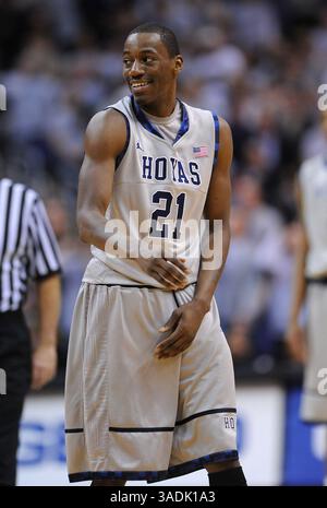 12 febbraio 2012 - Washington, DC, USA - la guardia di Georgetown Jason Clark (21) appare durante la partita contro i St. John's al Verizon Center di Washington, D.C., domenica 12 febbraio 2012. (Immagine di credito: © Chuck Myers/MCT/MCT/ZUMAPRESS.com) Foto Stock