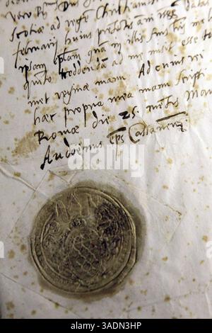 29 feb 2012 - Roma, Italia - "Lux in Arcana", si svela l'archivio segreto Vaticano, mostra al Museo Capitolini di Roma con 100 documenti originali degli archivi segreti Vaticani che illuminano la storia del XII secolo. (Immagine di credito: © Evandro Inetti/ZUMAPRESS.com) Foto Stock
