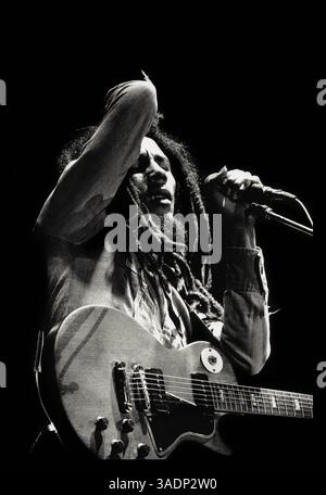 28 giugno 2004; Los Angeles, CA, Stati Uniti; (FILE PHOTO, Date Unknown) BOB MARLEY, il leggendario cantante reggae, in concerto. (Immagine di credito: John Rowlands/ZUMAPRESS.com) Foto Stock