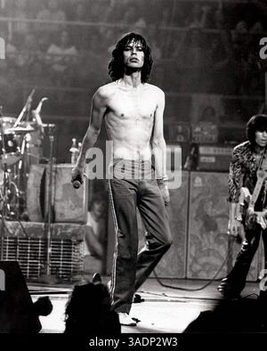 28 giugno 2004; Los Angeles, CA, Stati Uniti; (FOTO DEL FILE, Data sconosciuta) MICK JAGGER in concerto in questa foto non datata. (Immagine di credito: John Rowlands/ZUMAPRESS.com) Foto Stock