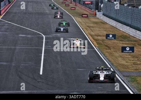 Suzuka, Giappone. 6 aprile 2025. Yuki Tsunoda (JPN) Red Bull Racing RB21. 06.04.2025. Formula 1 World Championship, Rd 3, Japanese Grand Prix, Suzuka, Giappone, giorno della gara. Il credito fotografico dovrebbe essere: XPB/Alamy Live News. Foto Stock
