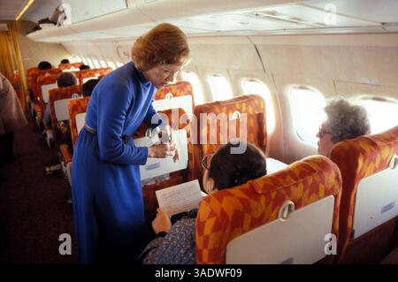 01 gennaio 1981; Washington , DC, USA; First Lady ROSELYN CARTER (L) .. (Immagine di credito: Arthur Grace/ZUMAPRESS.com) Foto Stock