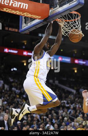 20 febbraio 2012 - Oakland, CALIFORNIA, USA - Ekpe Udoh (20) dei Golden State Warriors si è sfidato contro i Los Angeles Clippers nel primo quarto all'Oracle Arena di Oakland, California, lunedì 20 febbraio 2012. (Immagine di credito: © Jose Carlos Fajardo/Contra Costa Times/MCT/ZUMAPRESS.com) Foto Stock
