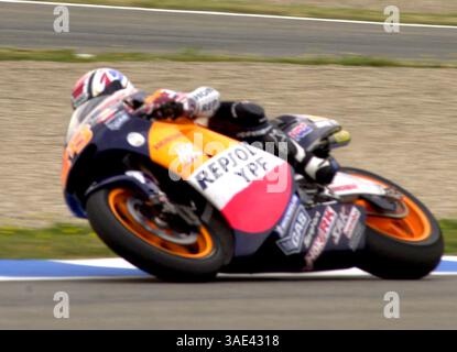 5 maggio 2001; Jerez, Spagna; solo vendite in Nord America! Il pilota ALEX CRIVILLE al Gran Premio di Jerez Motorcycle Rally. (Immagine di credito: Remi Agency/ZUMAPRESS.com) Foto Stock