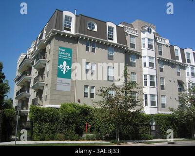 4 ottobre 2005; Los Angeles, CA, Stati Uniti; "Beverly Hills, 90210" Tori star ha vissuto in un lussuoso appartamento da 3.375 dollari al mese con 2 camere da letto affacciato su un country club privato di Los Angeles da quando è stata separata dal marito Charlie Shanian in agosto. Alyssa Milano e Christina Ricci erano un tempo inquilini nell'edificio e Bo Bice e gli altri finalisti di "American Idol" vivevano qui durante le registrazioni dell'ultima serie. Spelling, 32, e Shanian, 36, sposato il 3 luglio, 2004 in una sontuosa cerimonia supervisionata dal suo magnate televisivo, Aaron Spelling. Il gala nuziale, a cui hanno partecipato 400 ospiti presso lo Spelling's Sprawling ho Foto Stock