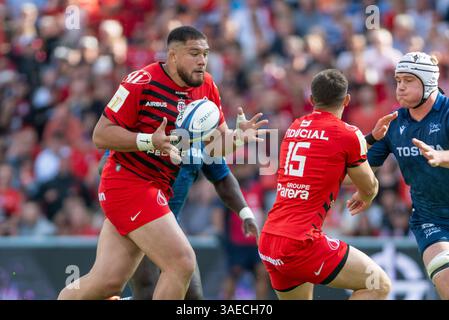 Tolosa, Francia. 6 aprile 2025. Emmanuel Meafou di Tolosa durante la Champions Cup, round di 16 partite di rugby a 15 tra Stade Toulousain e sale Sharks il 6 aprile 2025 allo Stadio di Tolosa, Francia - foto Nathan Barange/DPPI Credit: DPPI Media/Alamy Live News Foto Stock