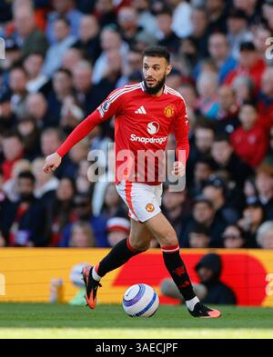 Old Trafford, Manchester, Regno Unito. 6 aprile 2025. Premier League Football, Manchester United contro Manchester City; Noussair Mazraoui del Manchester United credito: Action Plus Sports/Alamy Live News Foto Stock
