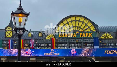 RUST, Germania - 13 marzo 2025: Europa-Park inizia la sua stagione di 50 anni, festeggia sotto le stelle: Con la pre-apertura il 15 marzo e la stagione ufficiale inizia il 22 marzo, Europa-Park inizia la sua stagione di anniversario. Foto Stock