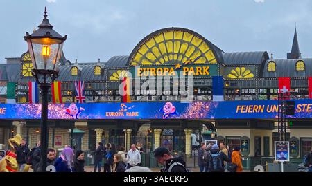 RUST, Germania - 13 marzo 2025: Europa-Park inizia la sua stagione di 50 anni, festeggia sotto le stelle: Con la pre-apertura il 15 marzo e la stagione ufficiale inizia il 22 marzo, Europa-Park inizia la sua stagione di anniversario. Foto Stock