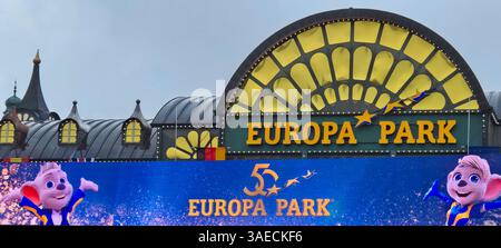 RUST, Germania - 13 marzo 2025: Europa-Park inizia la sua stagione di 50 anni, festeggia sotto le stelle: Con la pre-apertura il 15 marzo e la stagione ufficiale inizia il 22 marzo, Europa-Park inizia la sua stagione di anniversario. Foto Stock
