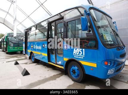 17 novembre 2011 - Colombia - BogotÃ, novembre 16 de 2011. Nuevos Buses del sistema Integrado de Transporte PÃºblico SITP. Foto: Andrea Moreno/CEET CrÃ©dito: CEET FotÃ³grafo: ANDREA MORENO (Credit Image: © El Tiempo/GDA/ZUMAPRESS.com) Foto Stock
