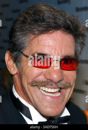 1° maggio 2004; Washington, DC, USA; GERALDO RIVERA DI FOX News partecipa al Bloomberg News Party dopo l'annuale cena del corrispondente della Casa Bianca a Washington. (Immagine di credito: Rick Steele/ZUMAPRESS.com) Foto Stock