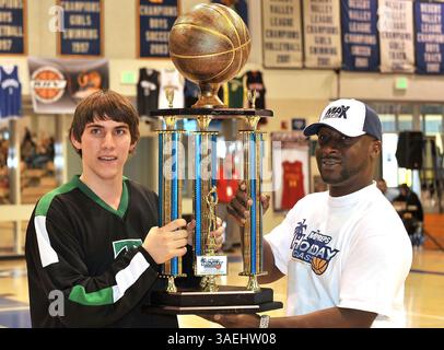30 dicembre 2011 Cathedral City, CA. Max Preps Holiday Classic Prep Basketball Championship American Division Between Thousand Oaks and Torrance. Thousand Oaks vince il titolo..Thousand Oaks sconfigge Torrance 42-40 . Louis Lopez/CSM(immagine di credito: © Louis Lopez/Cal Sport Media/ZUMAPRESS.com) Foto Stock