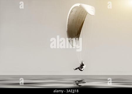 Parapendio sulla costa danese del Mare del Nord Foto Stock