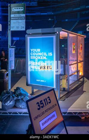 Set "Broken Britain". Riformare la manifestazione di massa del Regno Unito a Birmingham mira a conquistare centinaia di seggi nelle elezioni locali alla fine di quest'anno. Foto Stock