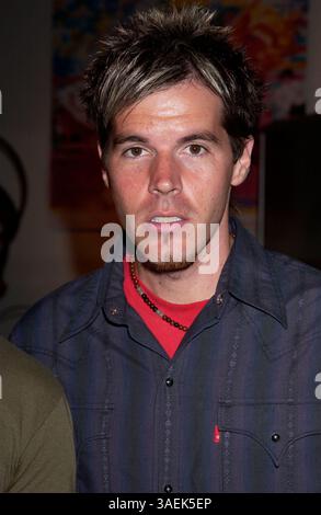 15 settembre 2004; Las Vegas, Nevada, Stati Uniti; membro di HOOBASTANK nel backstage ai World Music Awards 2004 tenuti al Thomas and Mack Center di Las Vegas. (Immagine di credito: Paul Fenton/ZUMAPRESS.com) Foto Stock