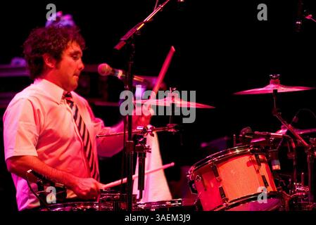 18 marzo 2005; Seattle, Washington, Stati Uniti; il presidente degli Stati Uniti d'America JASSON FINN si esibisce al Concerto per la Northwest School. La Northwest School ha lanciato le sue celebrazioni per il 25° compleanno con il Concerto per la Northwest School al Paramount Theater di Seattle. (Immagine di credito: Daren Fentiman/ZUMAPRESS.com) Foto Stock
