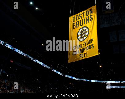 6 ottobre 2011 - Boston, Massachusetts, Stati Uniti - innalzamento dello striscione del campionato al TD Garden. (Immagine di credito: © Anthony Nesmith/Cal Sport Media/ZUMAPRESS.com) Foto Stock