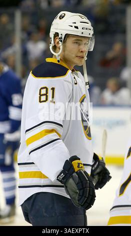 NHL Hockey-Fri, 13 gennaio 2012, il difensore dei Buffalo Sabres Rookie Brayden McNabb durante il riscaldamento pre-partita prima dell'inizio dell'NHL Hockey Game tra i Toronto Maple Leafs @ Buffalo Sabres al First Niagara Center di Buffalo NY. (Immagine di credito: © Nick Loverde/Cal Sport Media/ZUMAPRESS.com) Foto Stock