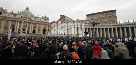 15 marzo 2015 - Stato della città del Vaticano (Santa sede) - PAPA FRANCESCO pronuncia la preghiera dell'Angelus in Piazza San Pietro in Vaticano. (Immagine di credito: © Evandro Inetti/ZUMA Wire) Foto Stock
