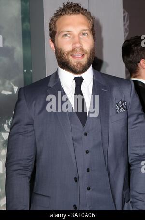 16 marzo 2015 - New York City, NY, Stati Uniti d'America - 16 marzo 2015 New York City....Jai Courtney partecipa alla prima mondiale "The Divergent Series: Insurgent" al Ziegfeld Theater il 16 marzo 2015 a New York City (immagine di credito: © Nancy Rivera/Ace Pictures/ZUMA Wire) Foto Stock