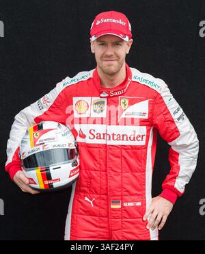 12 marzo 2015: Sebastian Vettel (DEU) n. 5 del team Scuderia Ferrari posa alla sessione fotografica dei piloti al Gran Premio d'Australia di Formula 1 2015 ad Albert Park, Melbourne, Australia. Sydney Low/Cal Sport Media (immagine di credito: © Sydney Low/Cal Sport Media/ZUMAPRESS.com) Foto Stock