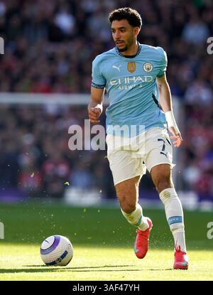 Manchester, Regno Unito. 6 aprile 2025. Omar Marmoush del Manchester City durante la partita Manchester United vs Manchester City Premier League all'Old Trafford, Manchester. Il credito per immagini dovrebbe essere: Andrew Yates/Sportimage Credit: Sportimage Ltd/Alamy Live News Foto Stock