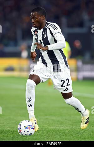 Roma, Italia. 6 aprile 2025. Timothy Weah della Juventus durante la partita di campionato italiano di serie A tra AS Roma e Juventus FC il 6 aprile Foto Stock