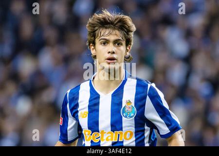 Porto, Portogallo. 6 aprile 2025. Rodrigo Mora di Porto durante il campionato portoghese, Liga Portugal Betclic, partita di calcio tra FC Porto e SL Benfica il 6 aprile 2025 al Estádio do Dragão di Porto, Portogallo - foto Jose Salgueiro/DPPI Credit: DPPI Media/Alamy Live News Foto Stock