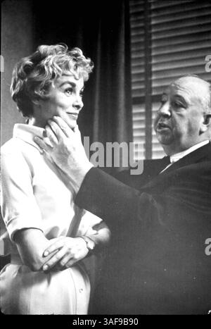 3 ottobre 2004; Hollywood, CA, Stati Uniti; foto del file: 5 febbraio 1960. JANET LEIGH interpreta Marion Crane nel thriller horror "Psycho" diretto da Alfred Hitchcock. L'attrice JANET LEIGH è morta pacificamente nella sua casa di Beverly Hills domenica 3 ottobre 2004. Leigh aveva sofferto di vasculite (un'infiammazione dei vasi sanguigni) nell'ultimo anno. Per gentile concessione di Paramount Pictures. (Immagine di credito: SNAP/ZUMAPRESS.com) Foto Stock
