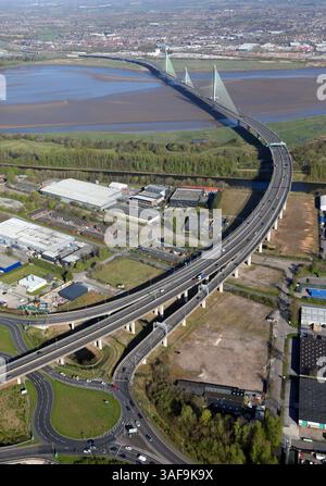 Vista aerea del ponte Mersey Gateway a Runcorn Foto Stock