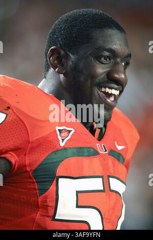 17 settembre 2009: Allen Bailey, defensive lineman dei Miami Hurricanes (immagine di credito: SGM/ZUMAPRESS.com) Foto Stock