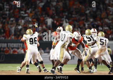 17 settembre 2009: Quarterback dei Miami Hurricanes Jacory Harris (immagine di credito: SGM/ZUMAPRESS.com) Foto Stock