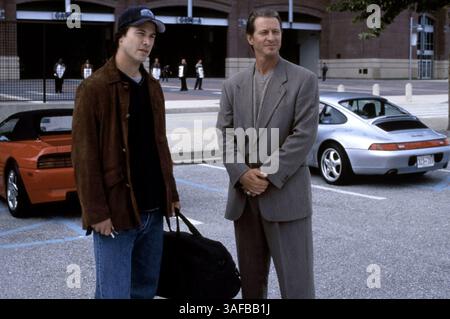14 agosto 2000; Hollywood, CA, Stati Uniti; KEANU REEVES e BRETT CULLEN in "The Replacements". . (Immagine di credito: ZUMA Press/ZUMAPRESS.com) Foto Stock