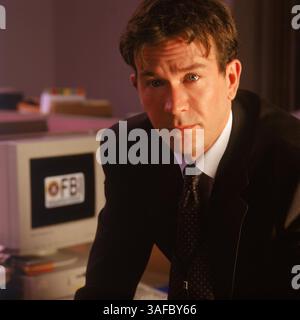 15 giugno 2001; Hollywood, California, Stati Uniti; 15 giugno 2001; Hollywood, California, Stati Uniti; foto del file. Nella prima mondiale del film originale DELLA FOX WW3, il 13 luglio, TIMOTHY HUTTON nel ruolo dell'agente dell'FBI Larry Sullivan. (Immagine di credito: ZUMA Press/ZUMAPRESS.com) Foto Stock