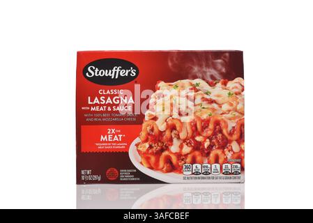 IRVINE, CALIFORNIA - 6 aprile 2025: Un pacchetto di Stoffers Classic Lasagna con salsa di carne. Foto Stock