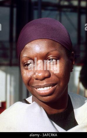 21 aprile 2003; Parigi, FRANCIA; foto file: (Marzo, 1977); NINA SIMONE, la leggendaria cantante jazz e blues americana, è morta all'età di 70 anni nella sua casa nel sud della Francia. SIMONE era una delle ultime divas del jazz ed era considerata una delle migliori cantautrici e musicisti del suo tempo. . (Immagine di credito: Keystone Canada/ZUMAPRESS.com) Foto Stock