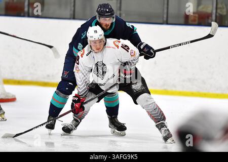 Kiev, Ucraina. 5 aprile 2025. Kiev, Ucraina 5 aprile 2025 Dmytro Poperezhai (19 Kremenchuk) durante la partita del Campionato ucraino di hockey su ghiaccio 2024/2025 tra Kiev Kapitals contro Kremenchuk a Kiev, Ucraina (KUBANOV PAVLO UKR/SPP) credito: SPP Sport Press Photo. /Alamy Live News Foto Stock