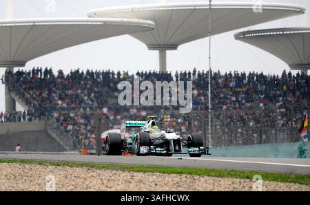 15 aprile 2012; Shanghai, CINA; Nico Rosberg della Germania e Mercedes GP guida durante il Gran Premio di Formula 1 cinese sul circuito internazionale di Shanghai. (Immagine di credito: © Yijiang Guo/Osports tramite filo ZUMA) Foto Stock