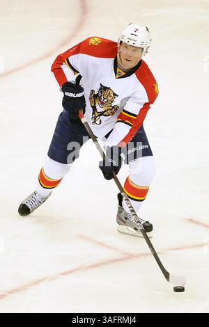21 marzo 2012: Il difensore dei Florida Panthers Dmitry Kulikov #7 in azione durante la partita NHL tra Carolina Hurricanes e Florida Panthers alla PNC Arena di Raleigh, NC. (Immagine di credito: © Evan Pike/Cal Sport Media/ZUMAPRESS.com) Foto Stock