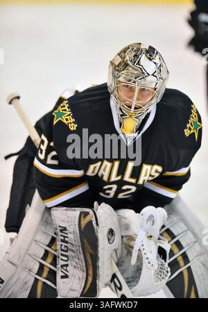 22 marzo 2012 . Il portiere di Dallas Kari Lehtonen (32) in azione durante una partita tra i Vancouver Canucks e i Dallas Stars all'American Airlines Center di Dallas Texas..Canucks vincono 2-1.(Credit Image: Â© Manny Flores/Cal Sport Media/ZUMAPRESS.com) Foto Stock