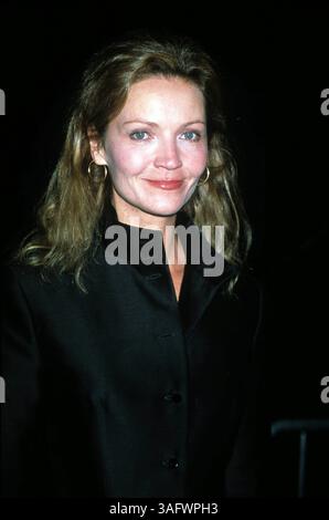 21 ottobre 2002 - New York, New York, Stati Uniti - K26904HMC.JOAN ALLEN. "Roger Dodger" Premiere. Chelsea 9, New York. 21/10/2002(immagine di credito: © Henry McGee/Globe Photos/ZUMAPRESS.com) Foto Stock