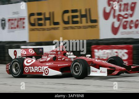 13 aprile 2012 - Long Beach, California, U. S - IZOD Indycar Series, Toyota Grand Prix di Long Beach, Streets of Long Beach, CA, USA, aprile 13-15 2012. (Immagine di credito: © Ron Bijlsma/ZUMAPRESS.com) Foto Stock