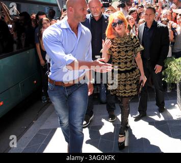 15 agosto 2012 - Bucarest, Romania - WWW.ACEPIXS.COM . . . . . ..... . . . . SOLO VENDITE NEGLI STATI UNITI . . . . ..... 15 agosto 2012, Bucarest....Lady Gaga arrivo all'hotel Athenee Palace Hilton Bucharest il 15 agosto 2012 a Bucarest....Please byline: FAMOUS-ACE PICTURES... . . . . ....Ace Pictures, Inc: ..Tel: (212) 243-8787..e-mail: info@acepixs.com..web: http://www.acepixs.com (Credit Image: © Famous - Ace Pictures/Ace Pictures/ZUMAPRESS.com) Foto Stock