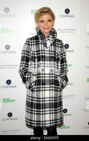 Emilia Fox partecipa al Coatwalk, ospitato dalla casa di moda britannica Jacques Vert, in aiuto del Macmillan Cancer Support Foto Stock