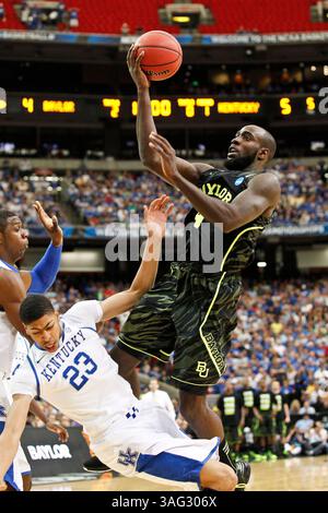 25 marzo 2012 - Atlanta, GA, USA - l'attaccante dei Baylor Bears Quincy Acy (4) viene caricato nell'attaccante dei Kentucky Wildcats Anthony Davis (23) durante il torneo maschile di basket NCAA al Georgia Dome di Atlanta, Georgia, domenica 25 marzo 2012. (Immagine di credito: © Mark Cornelison/Lexington Herald-leader/MCT/ZUMAPRESS.com) Foto Stock