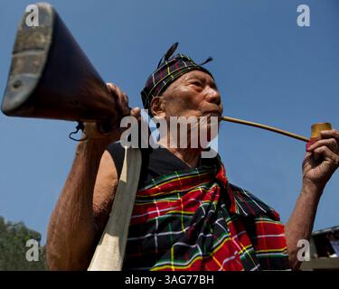2 marzo 2012 - Aizawl, Mizoram, India - Mizoram, uno stato nel nord-est dell'India, ospita diverse tribù ciascuna con un'identità culturale unica. Questo ritratto mostra il popolo e i costumi della tribù Lushai. (Immagine di credito: © Jaina Mishra/ZUMAPRESS.com) Foto Stock